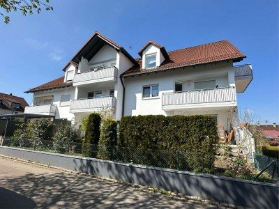 Hauptbild Sonnige und großzügige 3,5 Zi.-Wohnung in ruhiger Ortsrandlage von Reutti