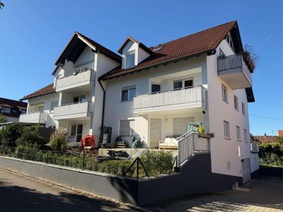 Hauptbild Sonnige und großzügige 3,5 Zi.-Wohnung in ruhiger Ortsrandlage von Reutti