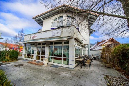 Hauptbild Tolles Cafe, Bistro oder Shisha Lounge mit großer Terrasse - auch zum Wohnungsausbau geeignet !